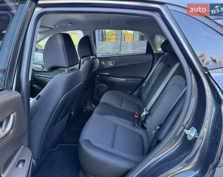 Сірий Хендай Kona, об'ємом двигуна 0 л та пробігом 114 тис. км за 15999 $, фото 15 на Automoto.ua