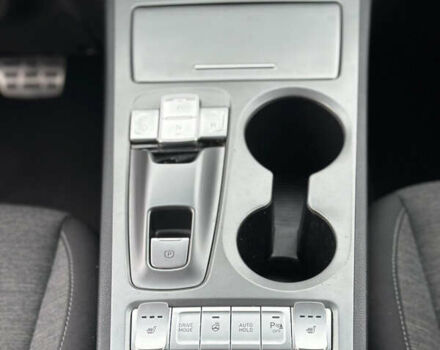 Серый Хендай Kona, объемом двигателя 0 л и пробегом 62 тыс. км за 18900 $, фото 47 на Automoto.ua