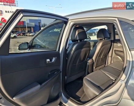 Серый Хендай Kona, объемом двигателя 0 л и пробегом 116 тыс. км за 18600 $, фото 24 на Automoto.ua