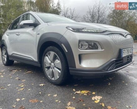 Серый Хендай Kona, объемом двигателя 0 л и пробегом 114 тыс. км за 17100 $, фото 8 на Automoto.ua