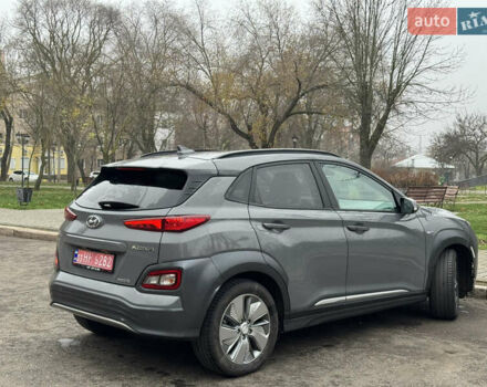 Серый Хендай Kona, объемом двигателя 0 л и пробегом 136 тыс. км за 19300 $, фото 3 на Automoto.ua