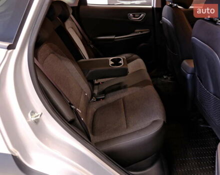 Серый Хендай Kona, объемом двигателя 0 л и пробегом 88 тыс. км за 20300 $, фото 39 на Automoto.ua