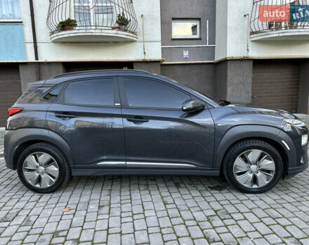 Серый Хендай Kona, объемом двигателя 0 л и пробегом 137 тыс. км за 17500 $, фото 21 на Automoto.ua