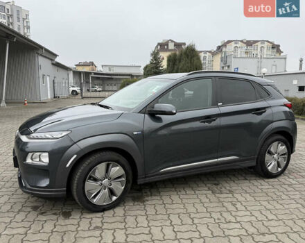 Серый Хендай Kona, объемом двигателя 0 л и пробегом 69 тыс. км за 15600 $, фото 4 на Automoto.ua