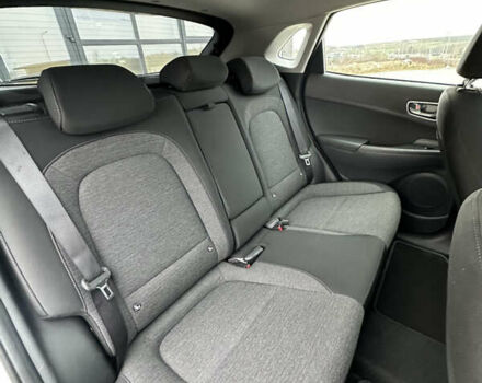 Серый Хендай Kona, объемом двигателя 0 л и пробегом 62 тыс. км за 18900 $, фото 32 на Automoto.ua