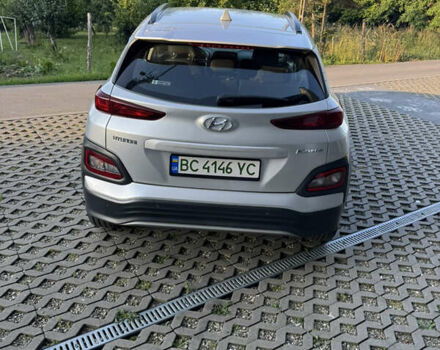 Сірий Хендай Kona, об'ємом двигуна 0 л та пробігом 91 тис. км за 16999 $, фото 8 на Automoto.ua