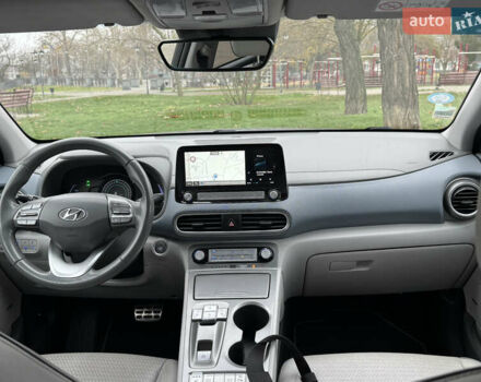 Серый Хендай Kona, объемом двигателя 0 л и пробегом 136 тыс. км за 19300 $, фото 8 на Automoto.ua