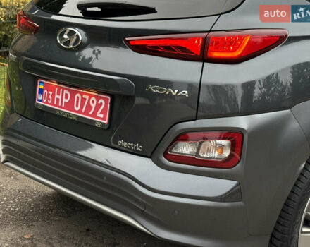 Сірий Хендай Kona, об'ємом двигуна 0 л та пробігом 81 тис. км за 17200 $, фото 12 на Automoto.ua