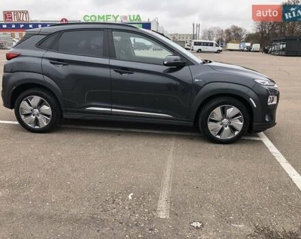 Сірий Хендай Kona, об'ємом двигуна 0 л та пробігом 70 тис. км за 17950 $, фото 1 на Automoto.ua