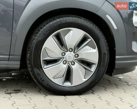 Сірий Хендай Kona, об'ємом двигуна 0 л та пробігом 78 тис. км за 18600 $, фото 12 на Automoto.ua