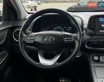 Серый Хендай Kona, объемом двигателя 0 л и пробегом 95 тыс. км за 17200 $, фото 11 на Automoto.ua