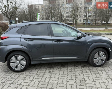 Серый Хендай Kona, объемом двигателя 0 л и пробегом 69 тыс. км за 15600 $, фото 9 на Automoto.ua