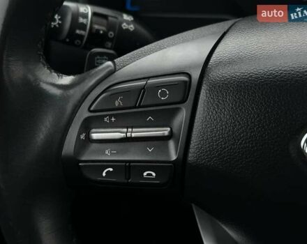 Серый Хендай Kona, объемом двигателя 0 л и пробегом 95 тыс. км за 17200 $, фото 18 на Automoto.ua