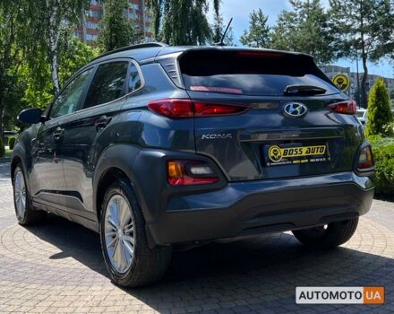 Серый Хендай Kona, объемом двигателя 2 л и пробегом 51 тыс. км за 17300 $, фото 4 на Automoto.ua