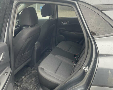 Сірий Хендай Kona, об'ємом двигуна 0 л та пробігом 132 тис. км за 15500 $, фото 8 на Automoto.ua