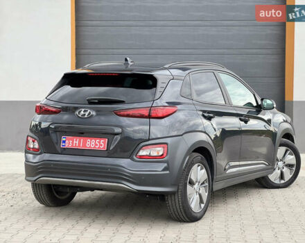 Серый Хендай Kona, объемом двигателя 0 л и пробегом 62 тыс. км за 16900 $, фото 12 на Automoto.ua