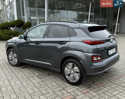 Серый Хендай Kona, объемом двигателя 0 л и пробегом 69 тыс. км за 15600 $, фото 6 на Automoto.ua