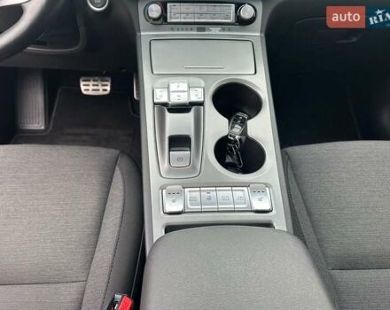 Серый Хендай Kona, объемом двигателя 0 л и пробегом 61 тыс. км за 17900 $, фото 21 на Automoto.ua