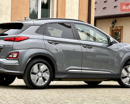 Серый Хендай Kona, объемом двигателя 0 л и пробегом 82 тыс. км за 17888 $, фото 24 на Automoto.ua