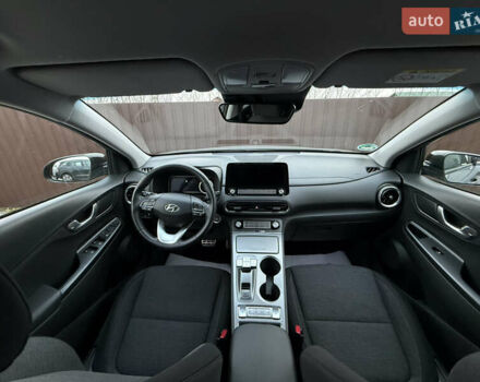 Сірий Хендай Kona, об'ємом двигуна 0 л та пробігом 88 тис. км за 17600 $, фото 24 на Automoto.ua