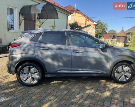 Серый Хендай Kona, объемом двигателя 0 л и пробегом 69 тыс. км за 17500 $, фото 4 на Automoto.ua