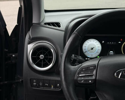 Серый Хендай Kona, объемом двигателя 0 л и пробегом 39 тыс. км за 16999 $, фото 15 на Automoto.ua