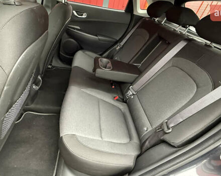 Серый Хендай Kona, объемом двигателя 0 л и пробегом 50 тыс. км за 18500 $, фото 43 на Automoto.ua