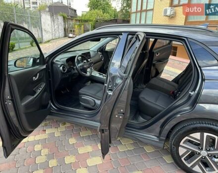 Серый Хендай Kona, объемом двигателя 0 л и пробегом 114 тыс. км за 19950 $, фото 21 на Automoto.ua