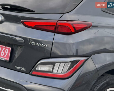 Серый Хендай Kona, объемом двигателя 0 л и пробегом 56 тыс. км за 17299 $, фото 23 на Automoto.ua