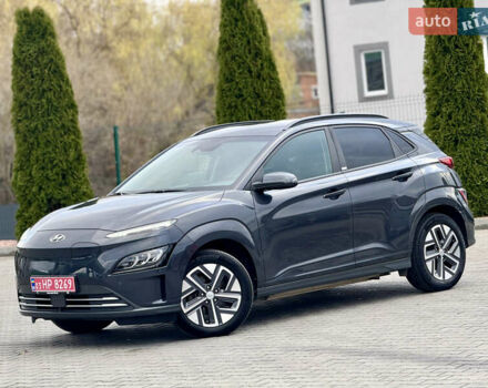 Серый Хендай Kona, объемом двигателя 0 л и пробегом 56 тыс. км за 17299 $, фото 10 на Automoto.ua