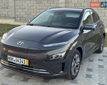 Серый Хендай Kona, объемом двигателя 0 л и пробегом 51 тыс. км за 16999 $, фото 1 на Automoto.ua