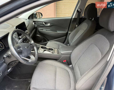 Сірий Хендай Kona, об'ємом двигуна 0 л та пробігом 72 тис. км за 17700 $, фото 15 на Automoto.ua