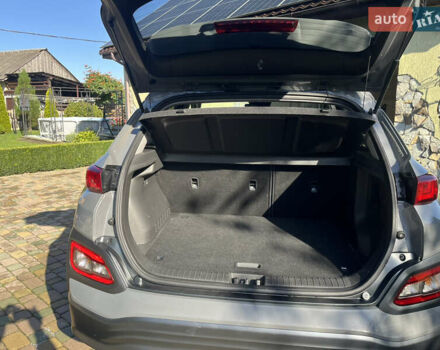 Серый Хендай Kona, объемом двигателя 0 л и пробегом 69 тыс. км за 17500 $, фото 7 на Automoto.ua