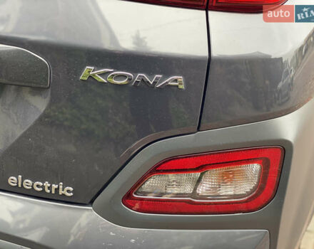 Серый Хендай Kona, объемом двигателя 0 л и пробегом 78 тыс. км за 17999 $, фото 15 на Automoto.ua