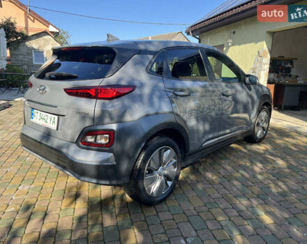 Серый Хендай Kona, объемом двигателя 0 л и пробегом 69 тыс. км за 17500 $, фото 3 на Automoto.ua
