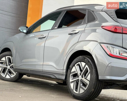 Серый Хендай Kona, объемом двигателя 0 л и пробегом 40 тыс. км за 15999 $, фото 16 на Automoto.ua