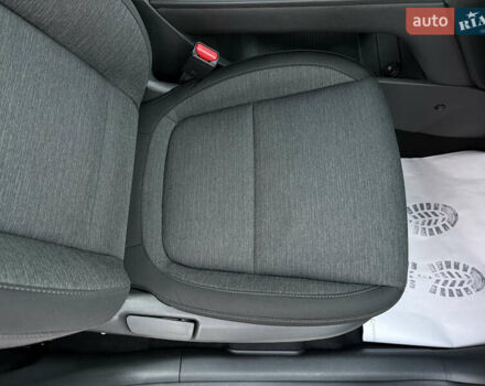 Сірий Хендай Kona, об'ємом двигуна 0 л та пробігом 88 тис. км за 17600 $, фото 11 на Automoto.ua