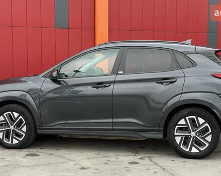 Серый Хендай Kona, объемом двигателя 0 л и пробегом 50 тыс. км за 18500 $, фото 16 на Automoto.ua