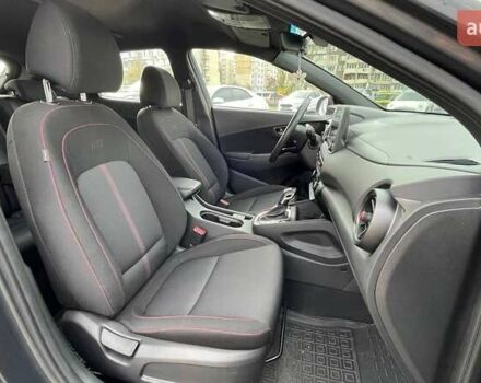 Сірий Хендай Kona, об'ємом двигуна 1.6 л та пробігом 16 тис. км за 22390 $, фото 9 на Automoto.ua