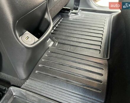 Серый Хендай Kona, объемом двигателя 0 л и пробегом 114 тыс. км за 19950 $, фото 29 на Automoto.ua