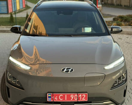 Серый Хендай Kona, объемом двигателя 0 л и пробегом 42 тыс. км за 17900 $, фото 3 на Automoto.ua