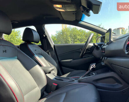 Сірий Хендай Kona, об'ємом двигуна 1.6 л та пробігом 17 тис. км за 25750 $, фото 8 на Automoto.ua