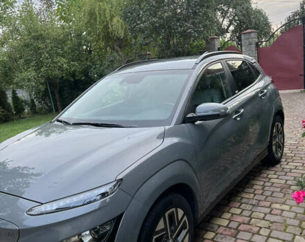 Серый Хендай Kona, объемом двигателя 0 л и пробегом 74 тыс. км за 18100 $, фото 3 на Automoto.ua