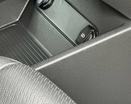 Серый Хендай Kona, объемом двигателя 0 л и пробегом 82 тыс. км за 17888 $, фото 79 на Automoto.ua