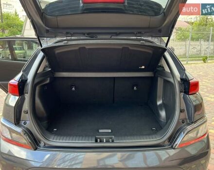 Серый Хендай Kona, объемом двигателя 0 л и пробегом 114 тыс. км за 19950 $, фото 15 на Automoto.ua