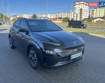 Серый Хендай Kona, объемом двигателя 0 л и пробегом 45 тыс. км за 16800 $, фото 3 на Automoto.ua