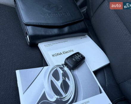 Серый Хендай Kona, объемом двигателя 0 л и пробегом 71 тыс. км за 17999 $, фото 33 на Automoto.ua