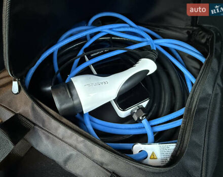 Серый Хендай Kona, объемом двигателя 0 л и пробегом 71 тыс. км за 17999 $, фото 26 на Automoto.ua