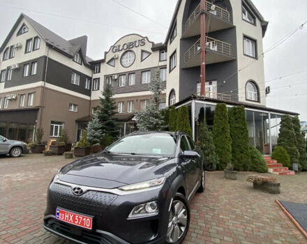 Серый Хендай Kona, объемом двигателя 0 л и пробегом 78 тыс. км за 17999 $, фото 4 на Automoto.ua