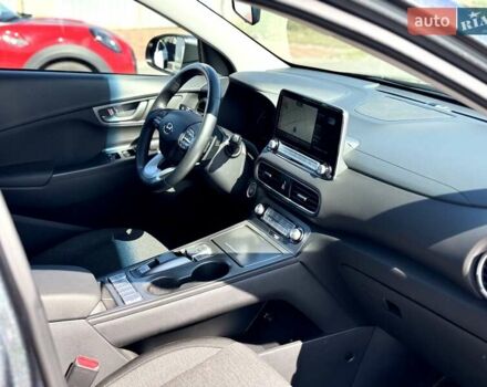 Серый Хендай Kona, объемом двигателя 0 л и пробегом 113 тыс. км за 17200 $, фото 25 на Automoto.ua